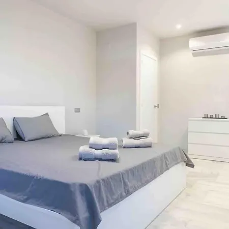 Rosa Benahavis Villa Estepona